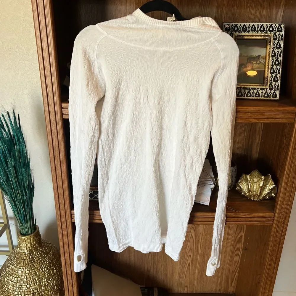 LULULEMON WHITE HOOD LONG SLEEVE